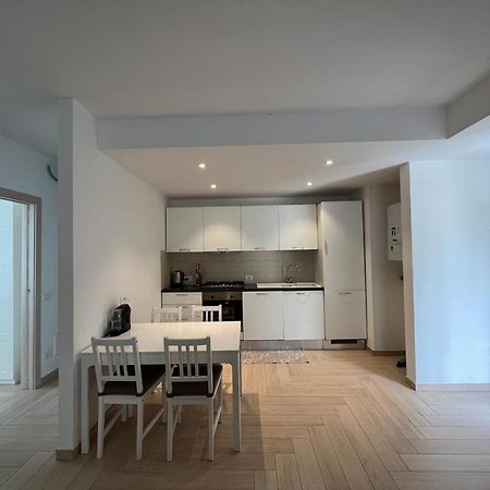Appartato A 5 Minuti Dal Mare Apartment Imperia Luaran gambar