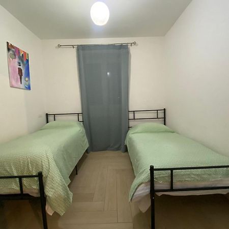 Appartato A 5 Minuti Dal Mare Apartment Imperia Luaran gambar