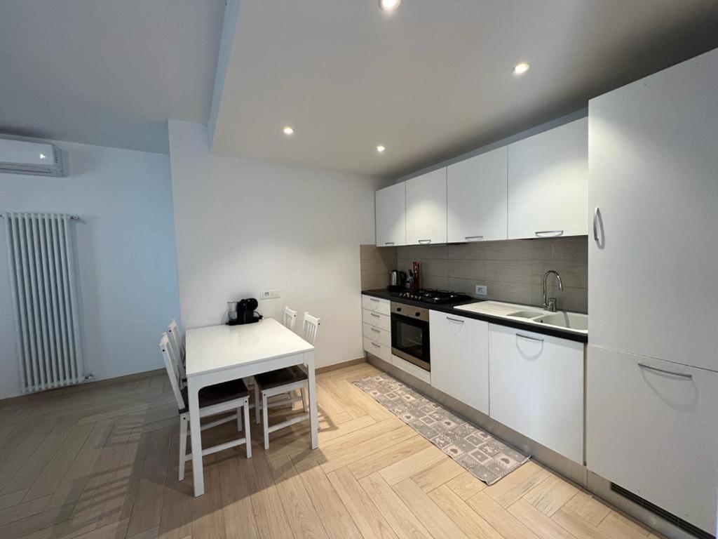 Appartato A 5 Minuti Dal Mare Apartment Imperia Luaran gambar