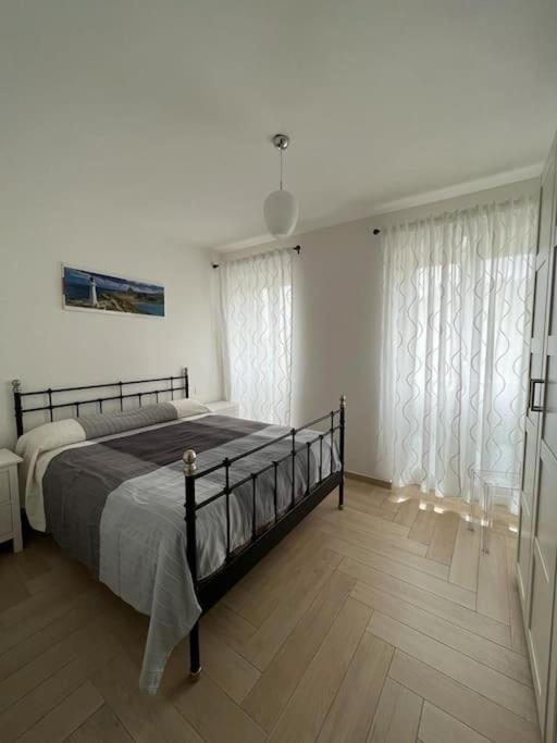 Appartato A 5 Minuti Dal Mare Apartment Imperia Luaran gambar